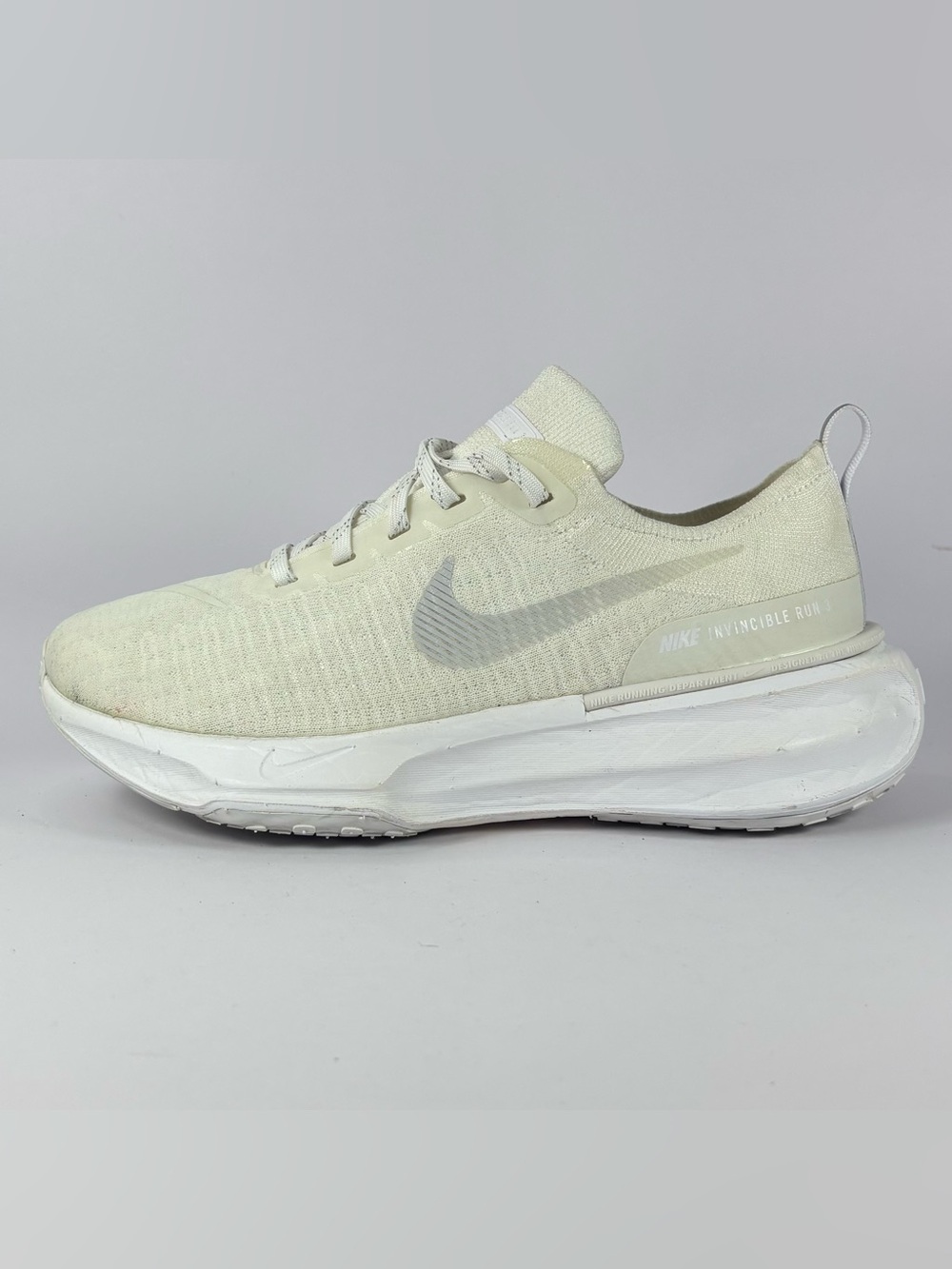 Nike ZoomX Invincible Run 3 Women’s 9 / Men’s 7.5 White Running Shoes